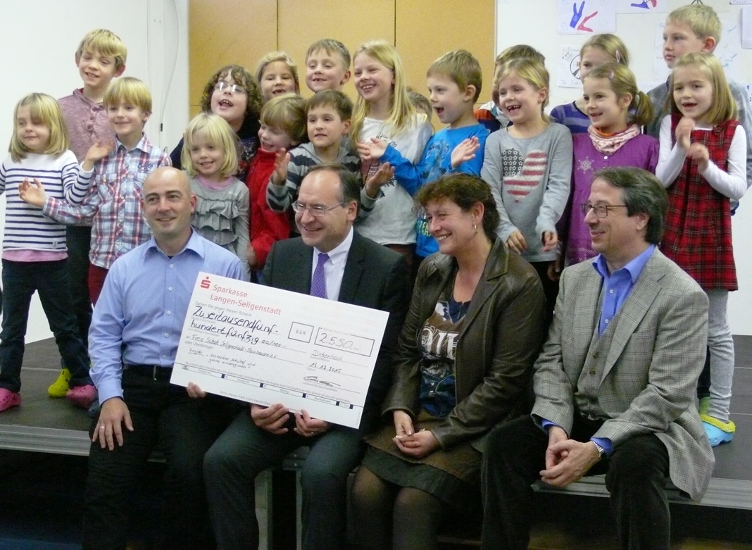 Spendenübergabe Stiftungklein